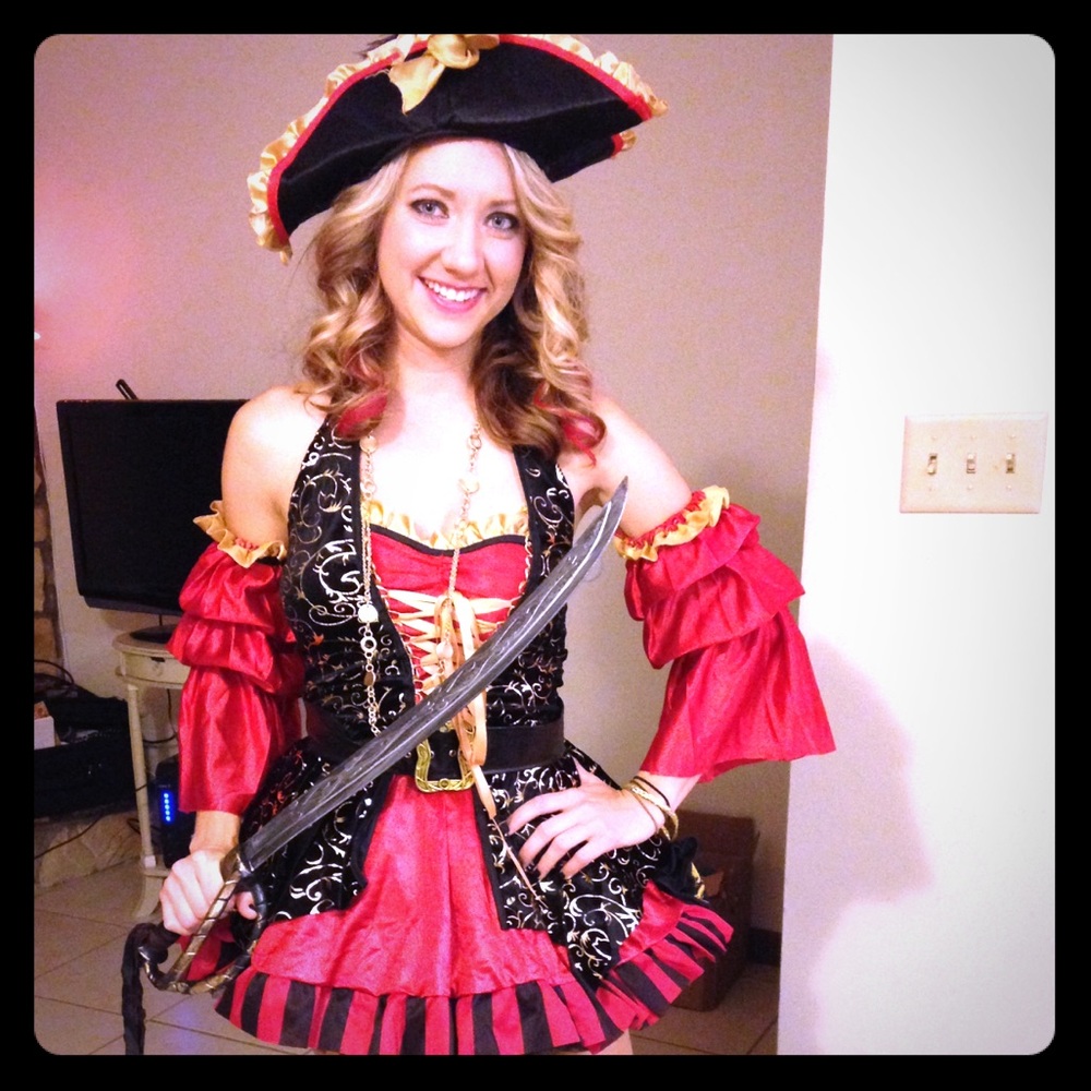 Sexy Spanish pirate costume